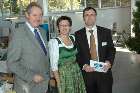 tl_files/ifk/bilder/NEWS/Eroeffnung2.JPG