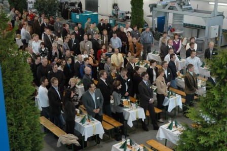 tl_files/ifk/bilder/NEWS/Eroeffnung3.JPG