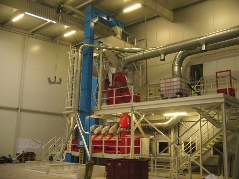 tl_files/ifk/bilder/Referenzen/Saatbau Geinberg/Maiskalibrierung2008_04.jpg